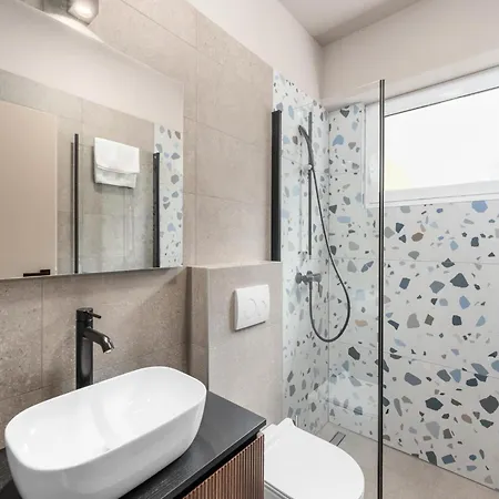 Stylish Just 200 M From The Sea